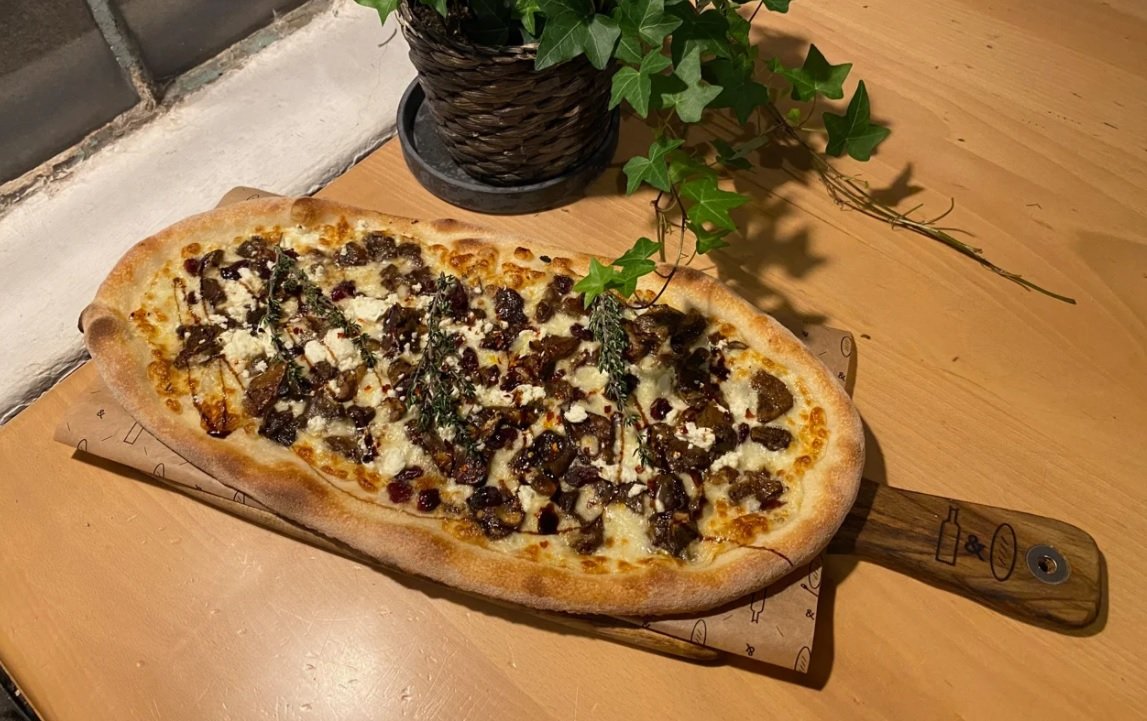 Pizza z grzybami, fot. Jemy w Łodzi