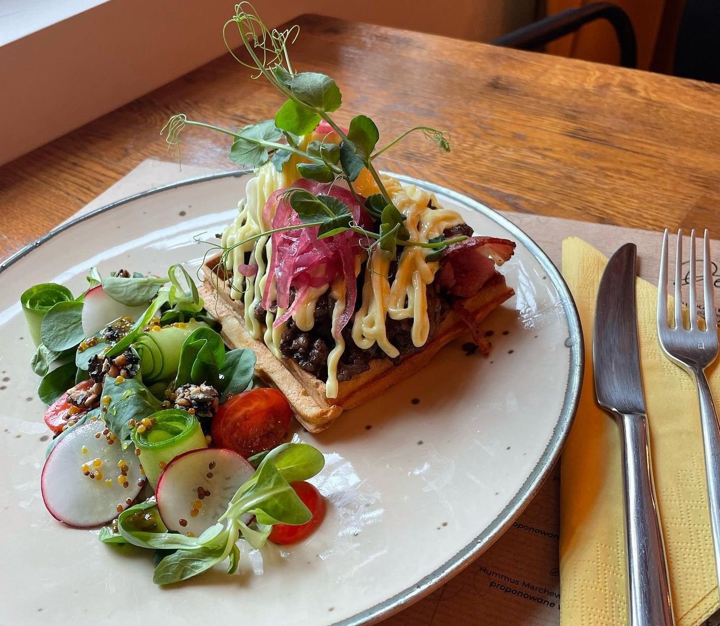 Gofry w restauracji Ciasno jak w ulu na Księżym Młynie
