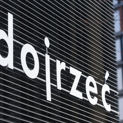 Fraszka Sztaudyngera obok dworca Łódź Fabryczna, fot. Paweł Łacheta